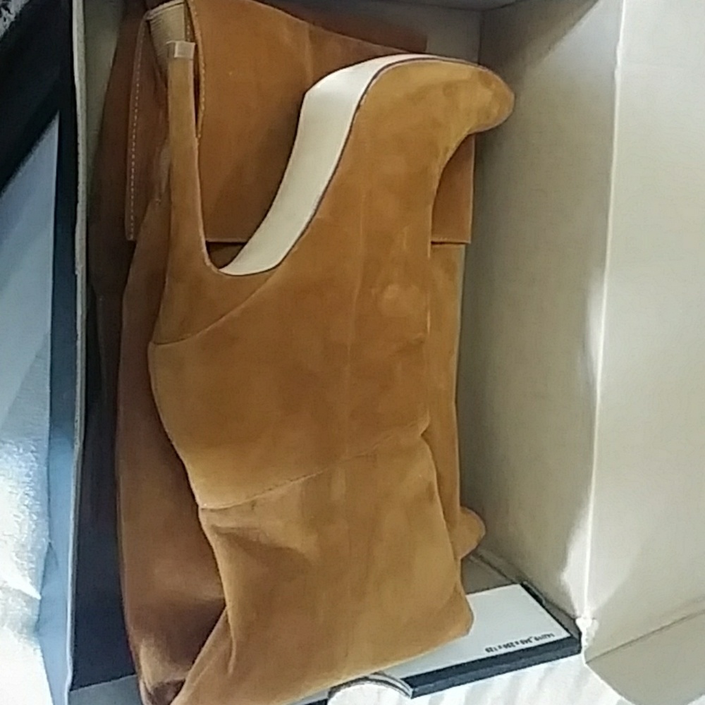 Over the knee pointy boots - Picture 4 of 4
